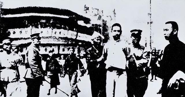 中了然:放眼世间再也找不到能与毛主席抗衡的人AG真人直营朝鲜战争尘埃落定蒋介石仰天长叹心(图3) 中了然:放眼世间再也找不到能与毛主席抗衡的人AG真人直营朝鲜战争尘埃落定蒋介石仰天长叹心(图3)